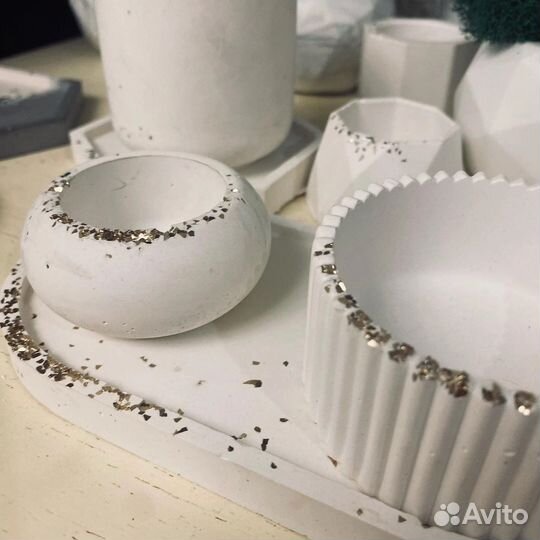 Изделия из гипса и свечи