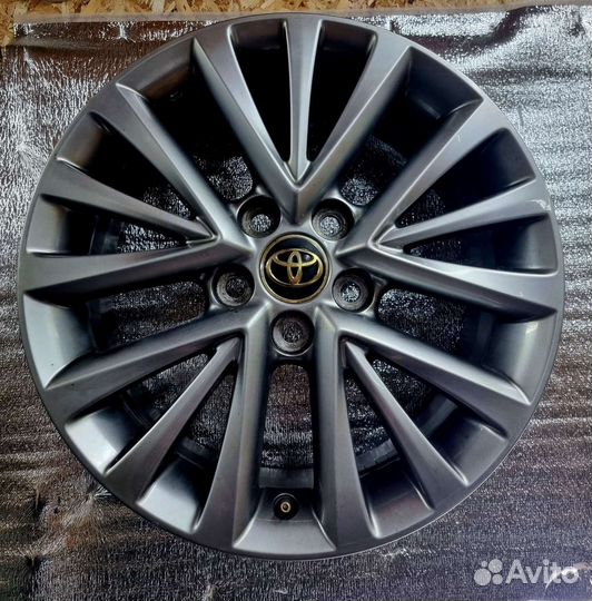Диск Toyota Camry R17