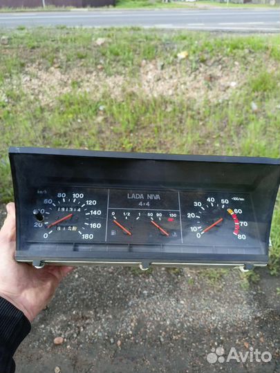 Приборная панель ваз 21213
