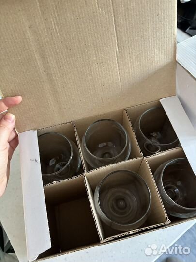 Стеклянные бокалы