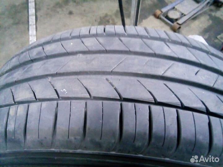 Kumho Ecsta HS52 205/55 R16
