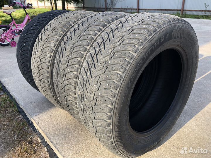 Nokian Tyres Hakkapeliitta 8 215/60 R16