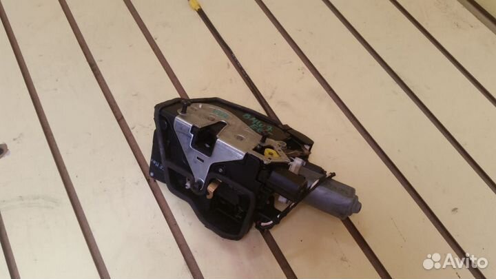 Замок двери передний правый BMW 7 E65/E66 01-08