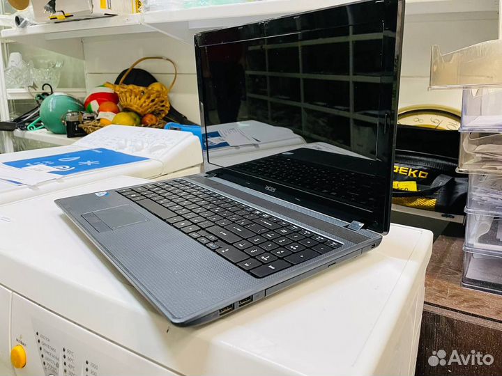 Ноутбук Acer 5733Z