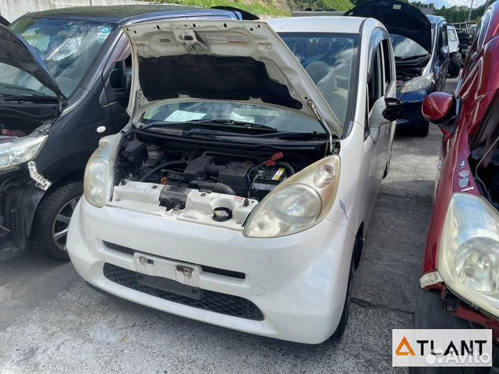 Крепление бампера передняя правая honda life