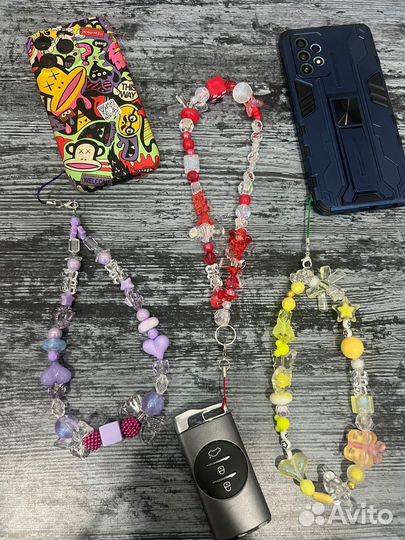 Подвеска для телефона и галстуки ручной работы