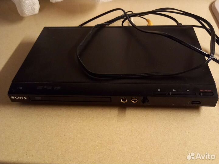 DVD-плеер Sony DVP-SR550K