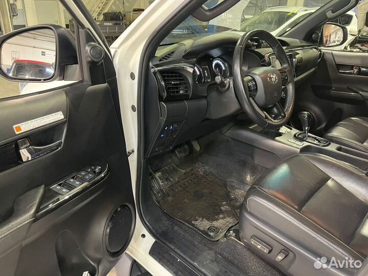 Toyota Hilux 2.8 AT, 2019, 235 946 км