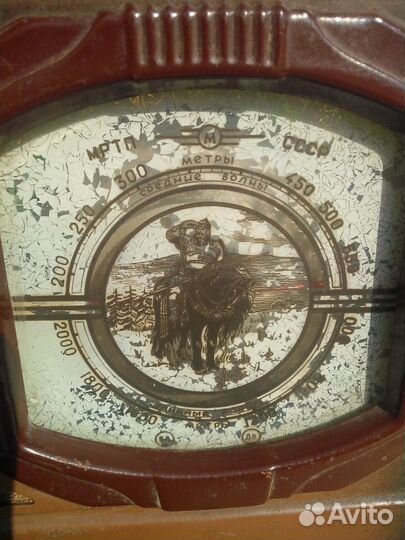 Старинный радиоприемник