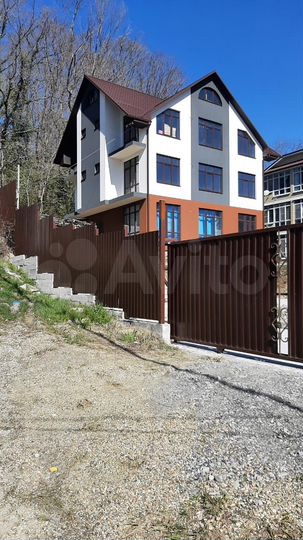 Дом 315 м² на участке 5,4 сот.