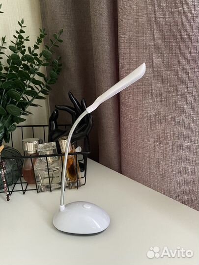 Лампа настольная маленькая новая
