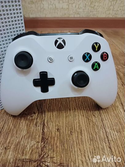 Xbox One S много игр