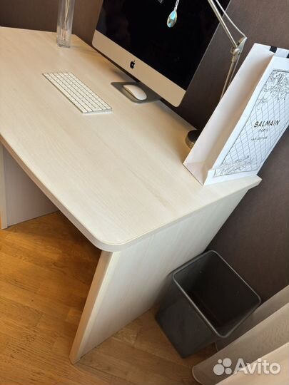 Письменный стол