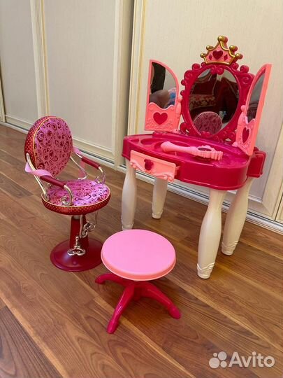 Продается детский косметический столик