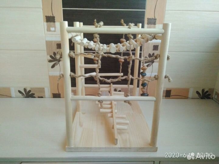 Игровая площадка для попугая