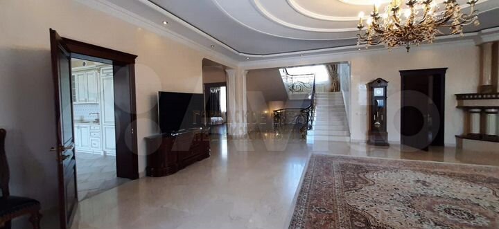 Дом 470 м² на участке 20 сот.