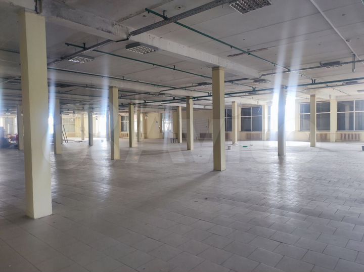 Торговая площадь, 2500 м²