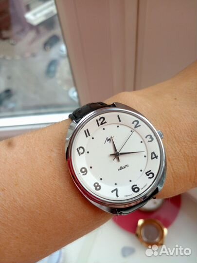 Часы винтажные луч кварц
