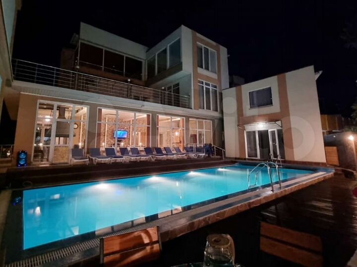 Дом 550 м² на участке 10 сот.