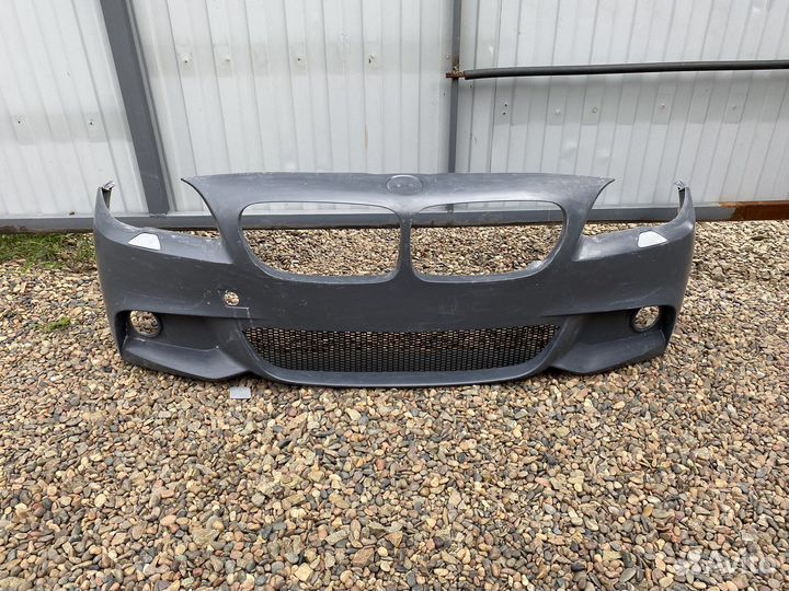 Передний бампер m-tech/ м тех для bmw f10