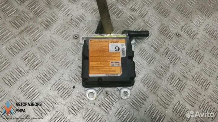 Блок AirBag Nissan Leaf 2012 988203NG0A