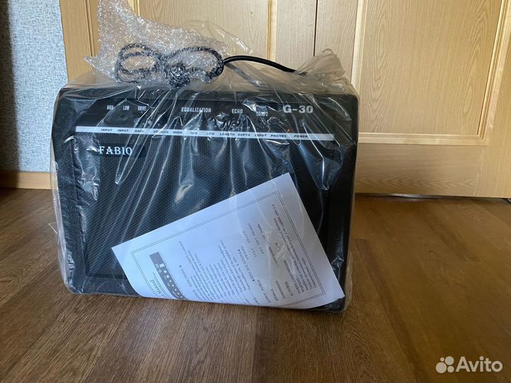 Гитарный комбоусилитель новый 30W