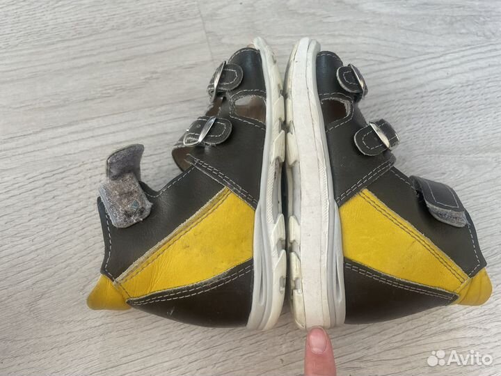 Босоножки с нарощеной девой подошвой