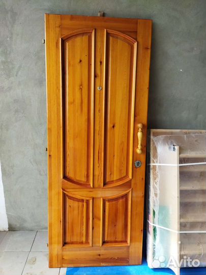 Дверь входная деревянная бу