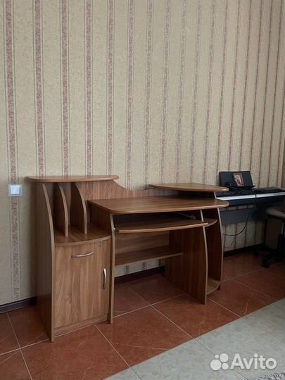 Компьютерный стол