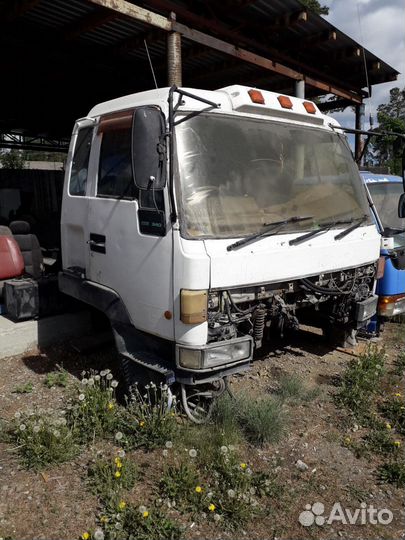 Кабина isuzu Giga по запчастям