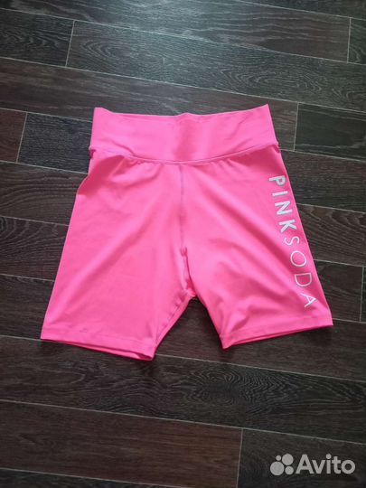 Спортивные шорты новые