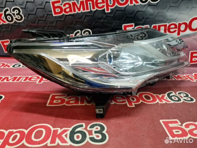 Фара передняя правая Mitsubishi Pajero Sport