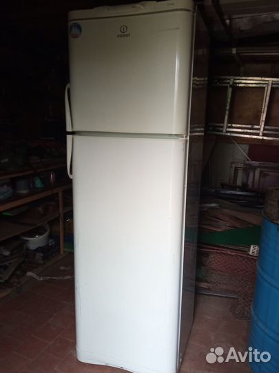 Холодильник Indesit б/у