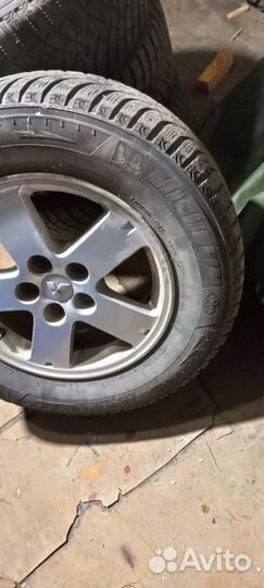 Michelin X-Ice Snow 215/70 R16 100T