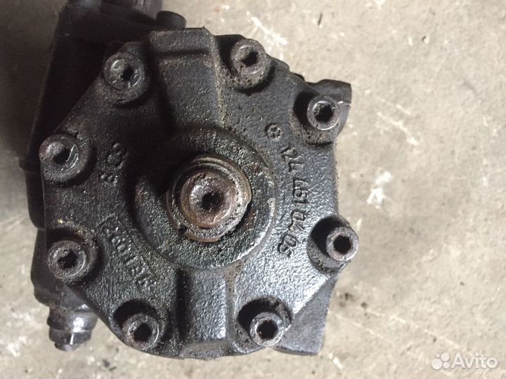 Рулевой редуктор Mercedes W124/124 461 04 05