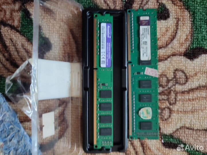 Оперативка одна 8 гигов и три по 4 гига