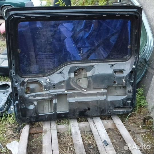 Дверь багажника задняя Ford Maverick 2.4 бензин