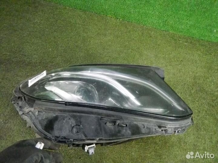 Фара правая Mercedes-Benz E-Class