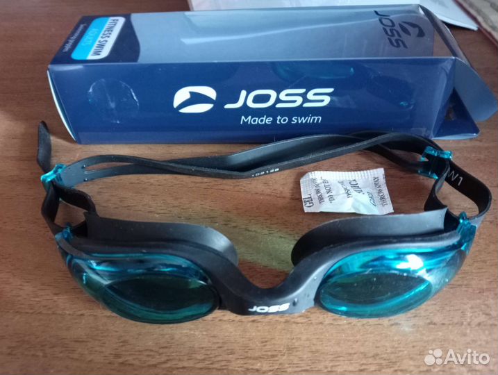 Очки плавательные