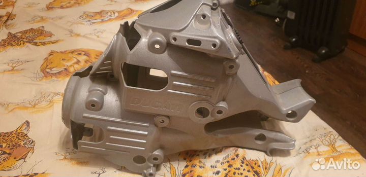 Продам фарадержатель на дукати 749