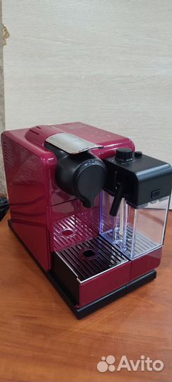 Кофемашина Delonghi Nespresso EN550-R