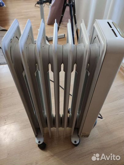 Масляный радиатор De'Longhi H 190715