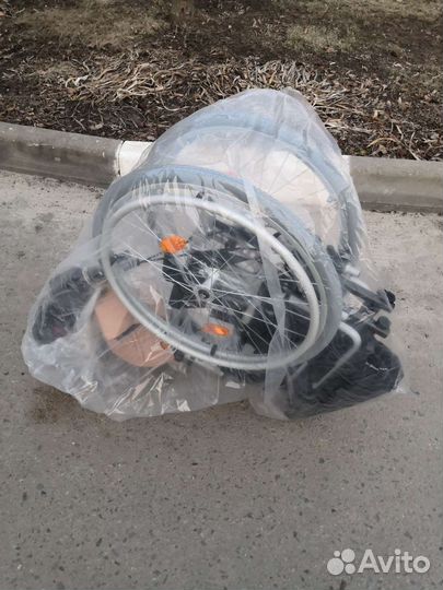 Кресло-коляска для инвалидов