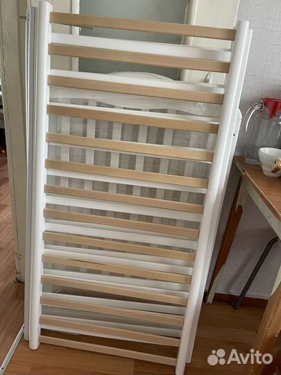 Кроватка для новорожденных с маятником без матраса