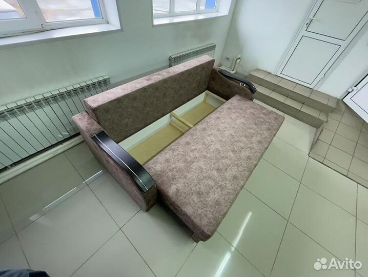 Диван Еврокнижка. Диван новый