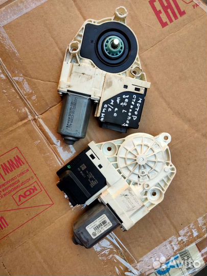 Моторчик стеклоподъемника задний левый Passat CC