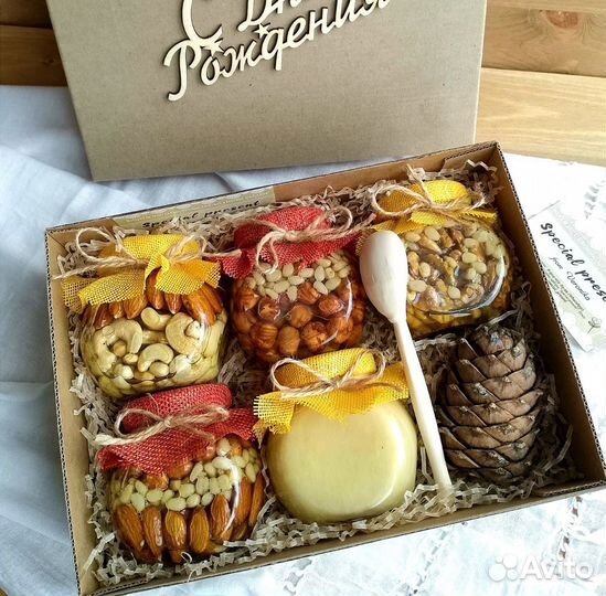 Подарки съедобные; орехи в мёде