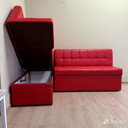 Кухонный угловой диван со спальным местом
