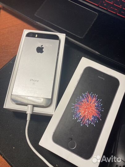 iPhone SE, 32 ГБ
