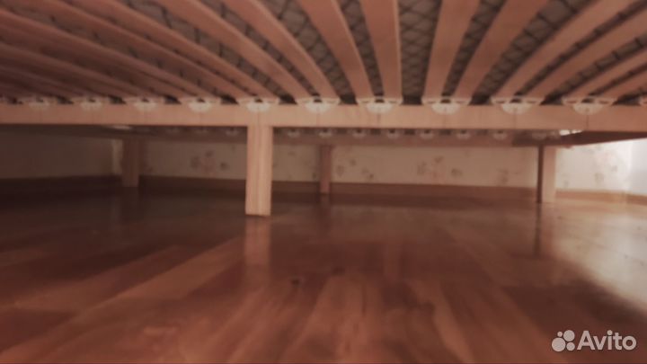 Кровать двухспальная с матрасом бу 200 на 200